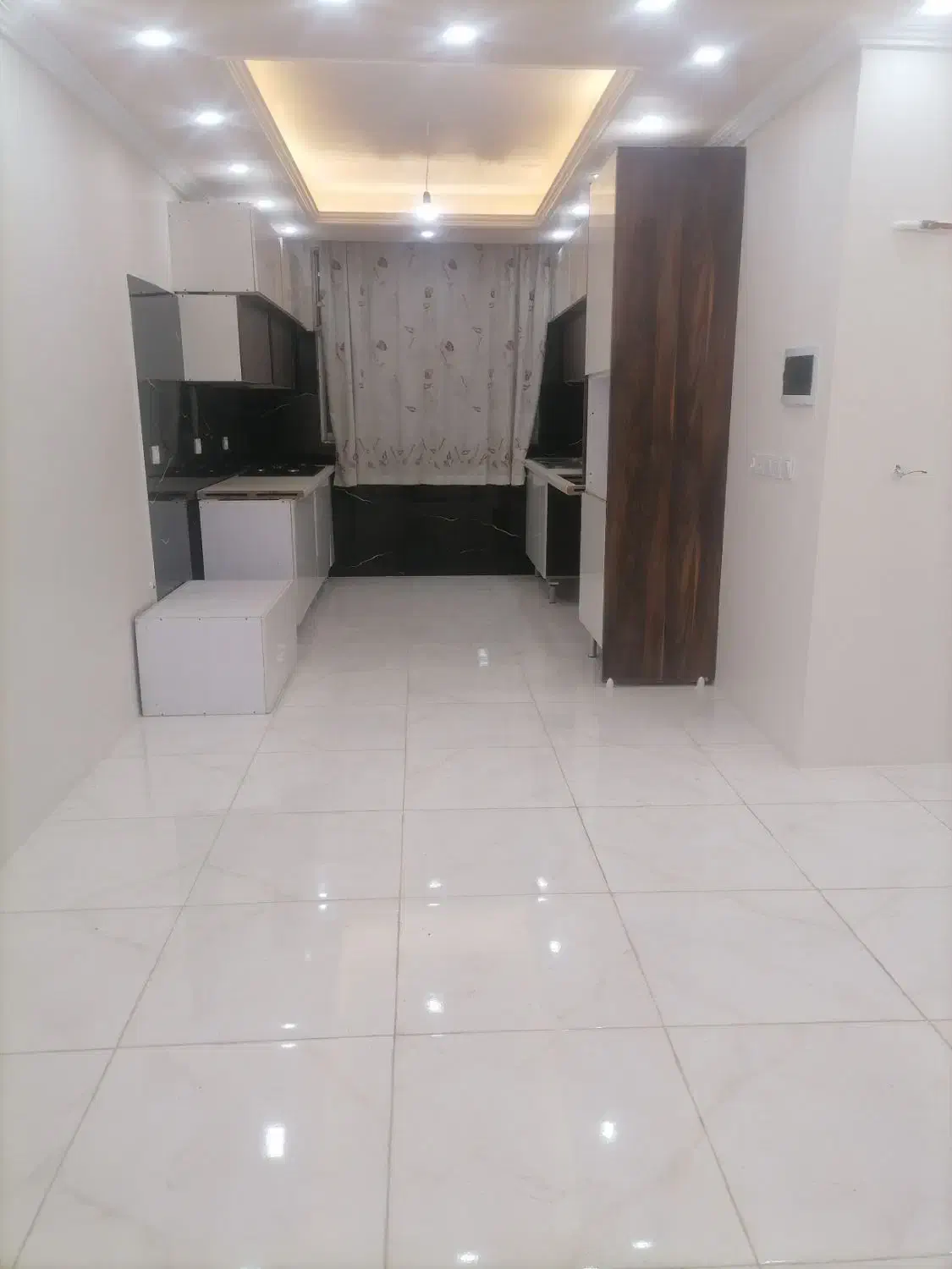 اجاره55متری تکواحدی طبقه اول باتراس6متری اختصاصی