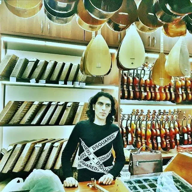 لوازم موسیقی|گیتار، بیس، امپلیفایر|نهاوند, |دیوار