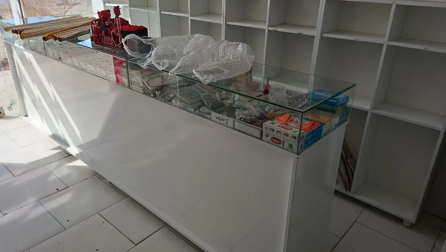 دکور و میز پیشخوان|مبلمان اداری|نیشابور, گمنام غربی|دیوار