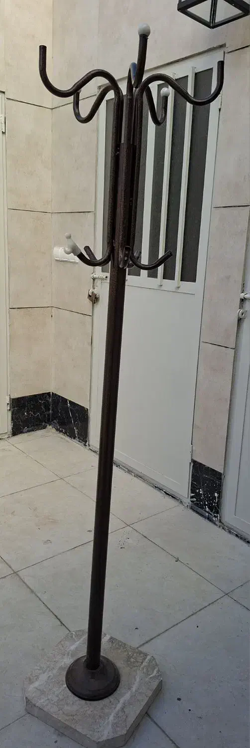 چوب لباسی ایستاده|مبلمان خانگی و میز عسلی|بیرجند, |دیوار