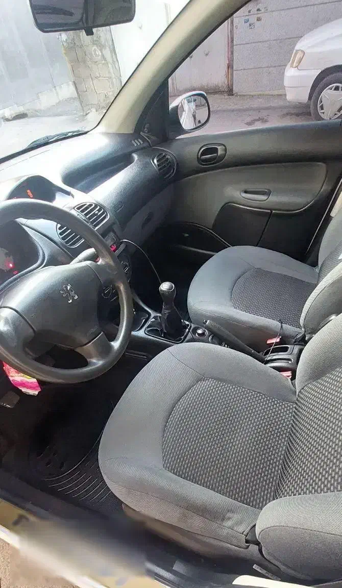 206تیپ دو مدل 98|خودرو سواری و وانت|لاهیجان, شیشه گران|دیوار