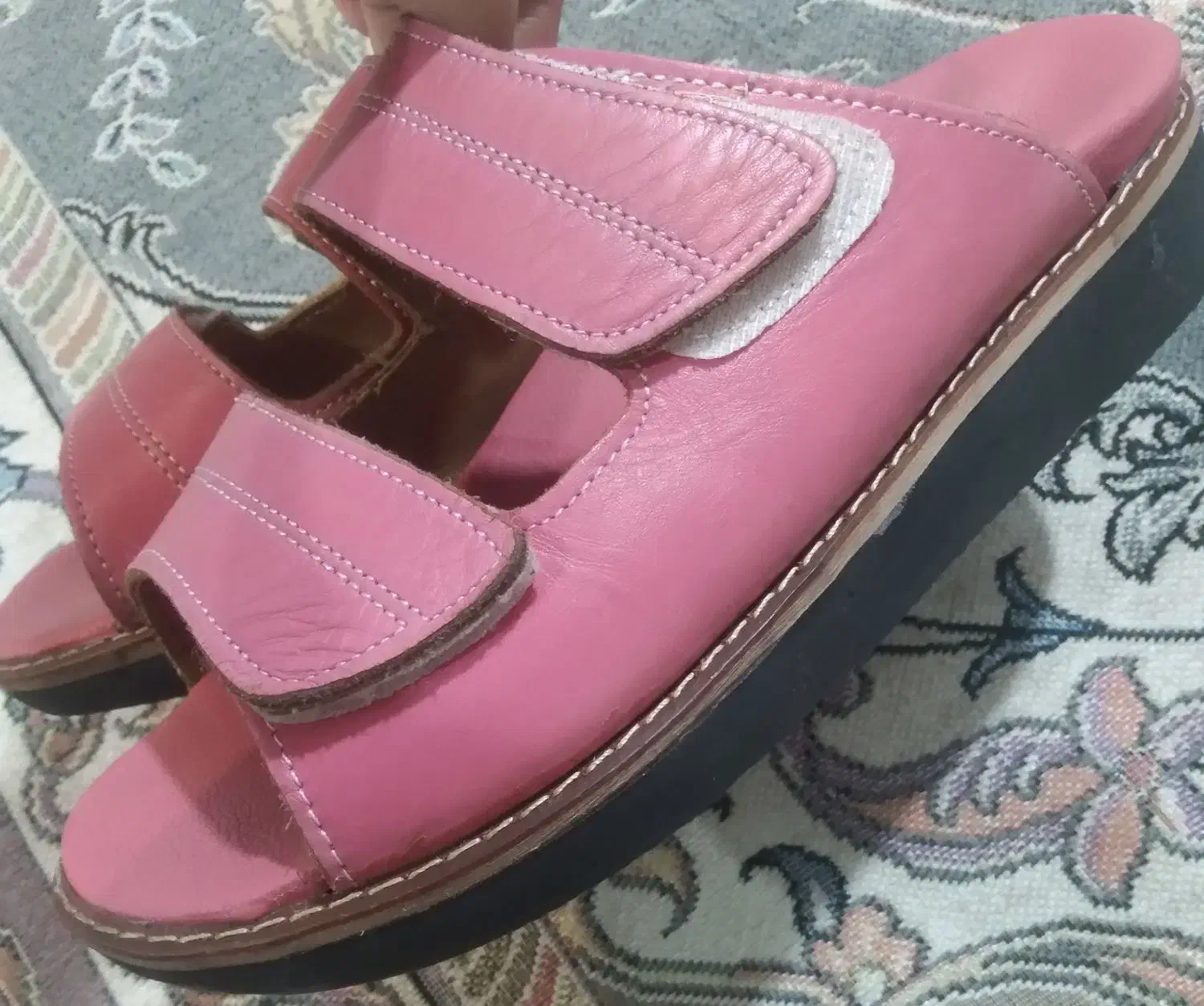 دمپایی طبی|کیف، کفش، کمربند|قم, دانشگاه قم|دیوار