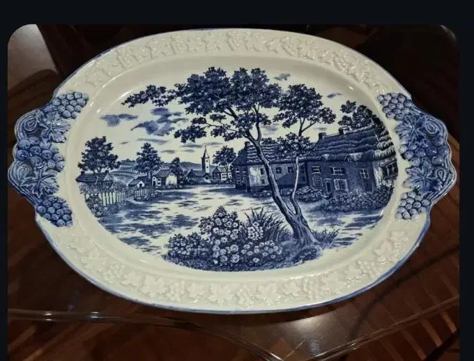 تعدادی ظروف نو و در حد نو سالم چینی و کریستال|ظروف سرو و پذیرایی|کرج, گلشهر|دیوار