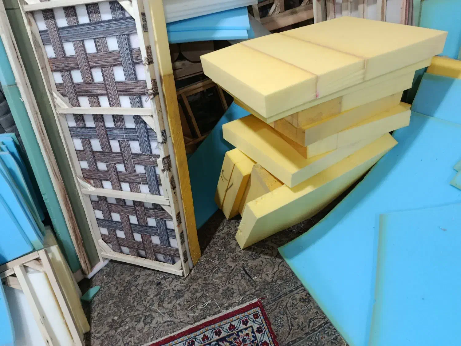 استخدام کارگر و رویه کوب در تولیدی مبل راحتی|استخدام صنعتی، فنی، مهندسی|خمینیشهر, |دیوار