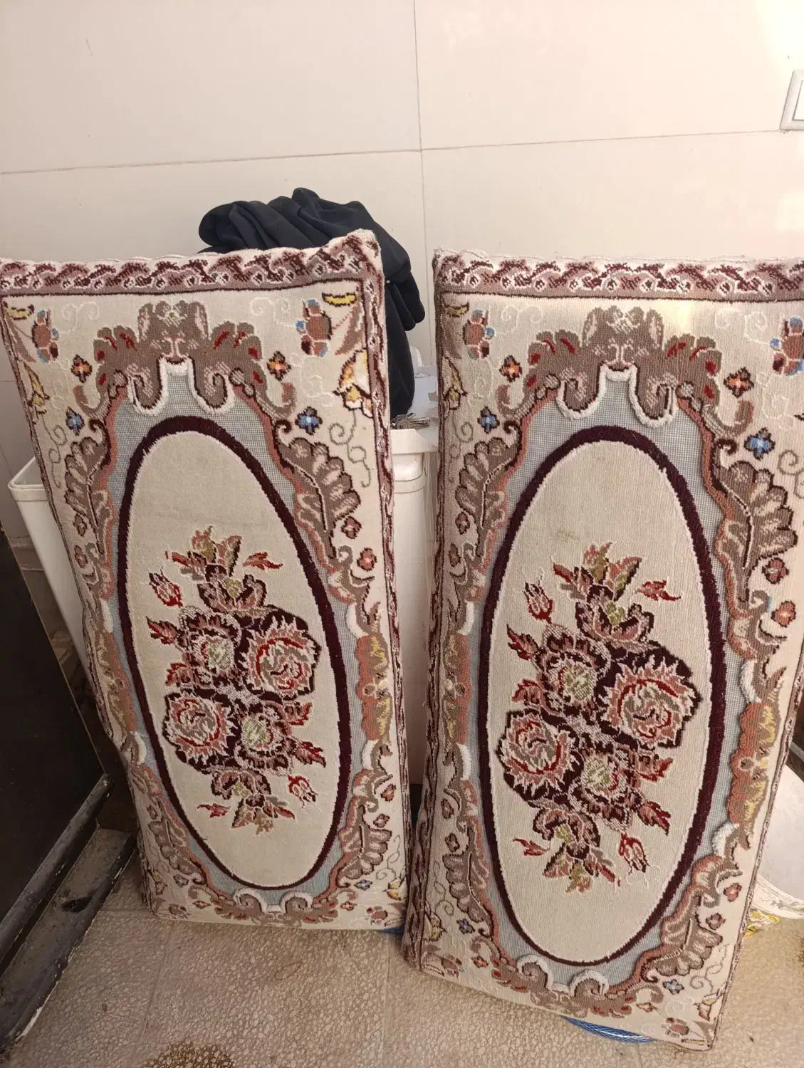 دو جفت پشتی|پشتی|نیشابور, گنبد سبز|دیوار