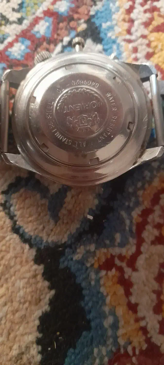 ساعت ‌اورینت|ساعت|مشهد, طبرسی شمالی|دیوار