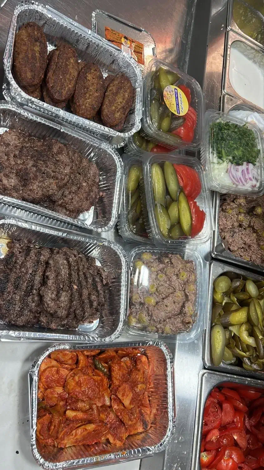 همکار خانم یا آقا نیازمندیم فست فود|استخدام خدمات فروشگاه و رستوران|رشت, بازار|دیوار