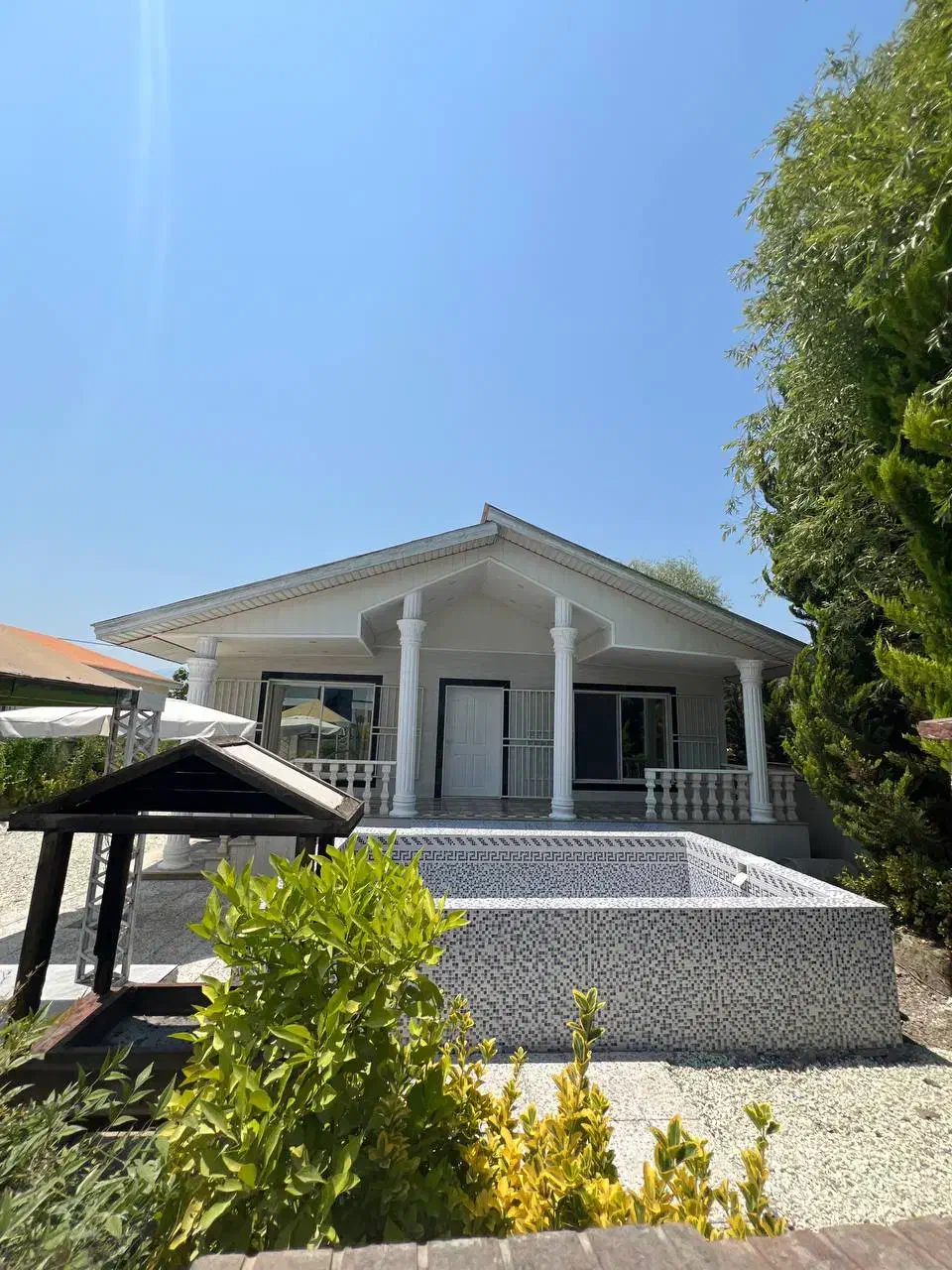 ویلاباغ استخردارمالک هستم مبله هم میدم|فروش خانه و ویلا|نور, |دیوار