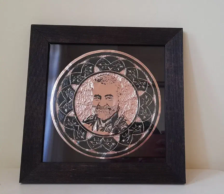 قاب مس شهید حاج قاسم سلیمانی|تابلو، نقاشی، عکس|کرمان, |دیوار