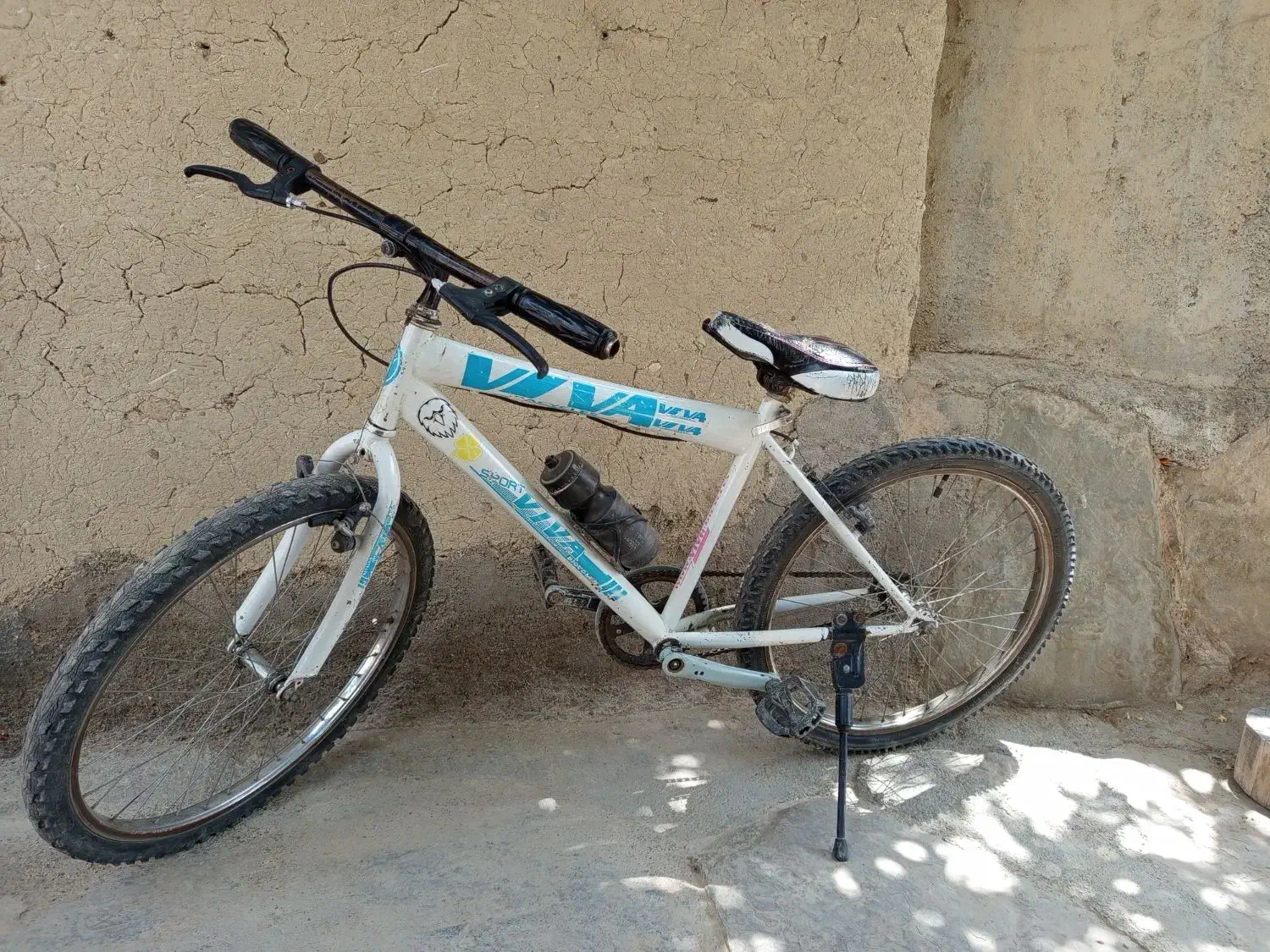 دوچرخه|دوچرخه، اسکیت، اسکوتر|خنجین, |دیوار