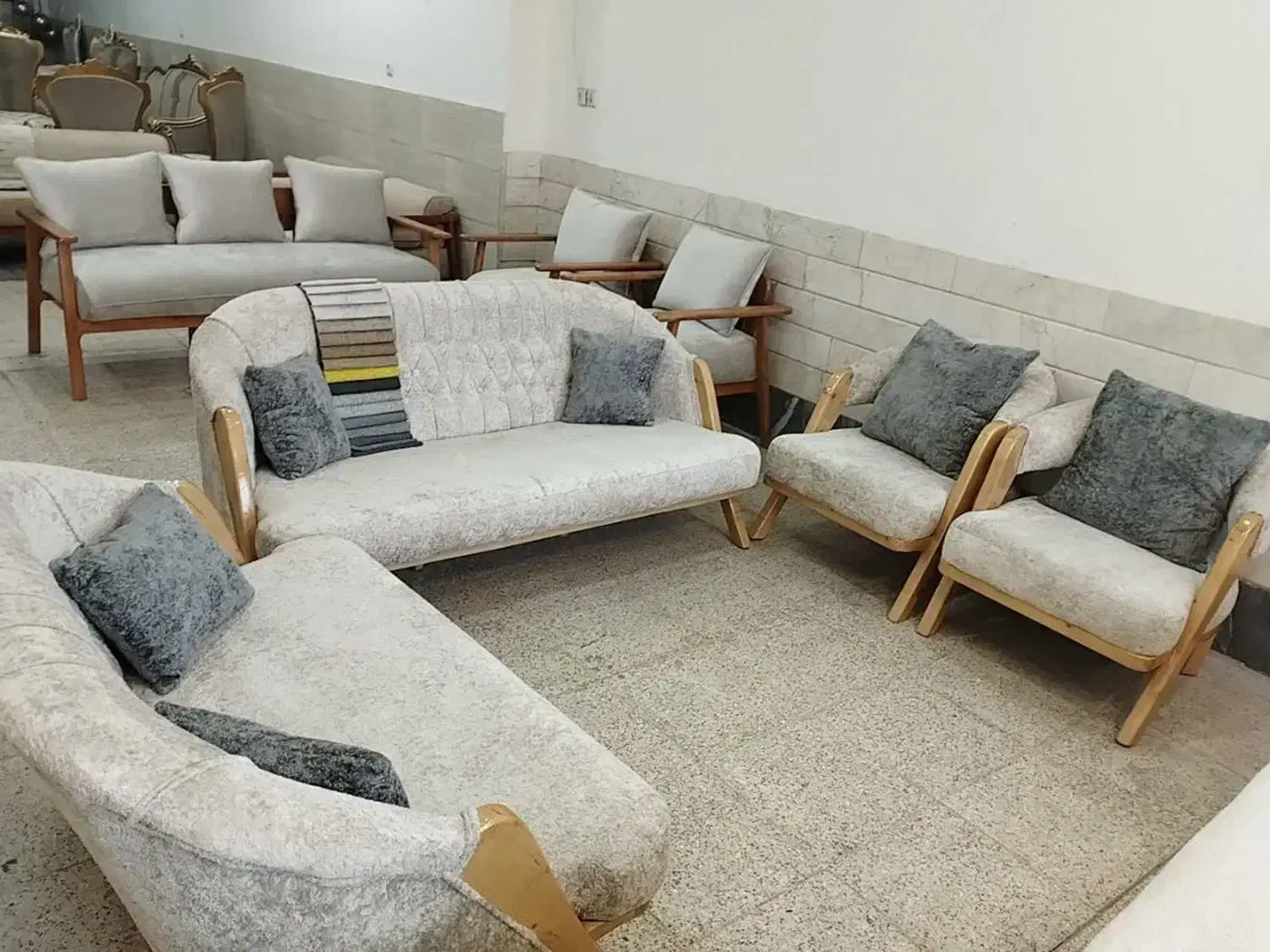 جشواره ای تغییر دکور|مبلمان خانگی و میز عسلی|قم, شاه ابراهیم|دیوار