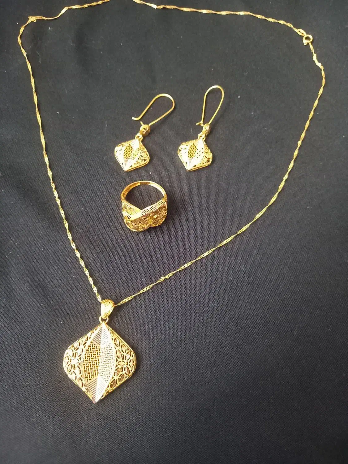 طلا|جواهرات|مشهد, خواجه ربیع|دیوار