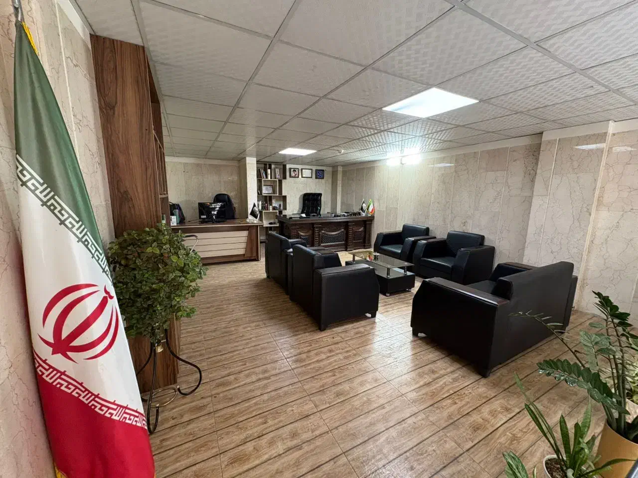 استخدام مشاور املاک مبتدی و حرفه ای/خانم و آقا|استخدام بازاریابی و فروش|فردیس, فردیس|دیوار