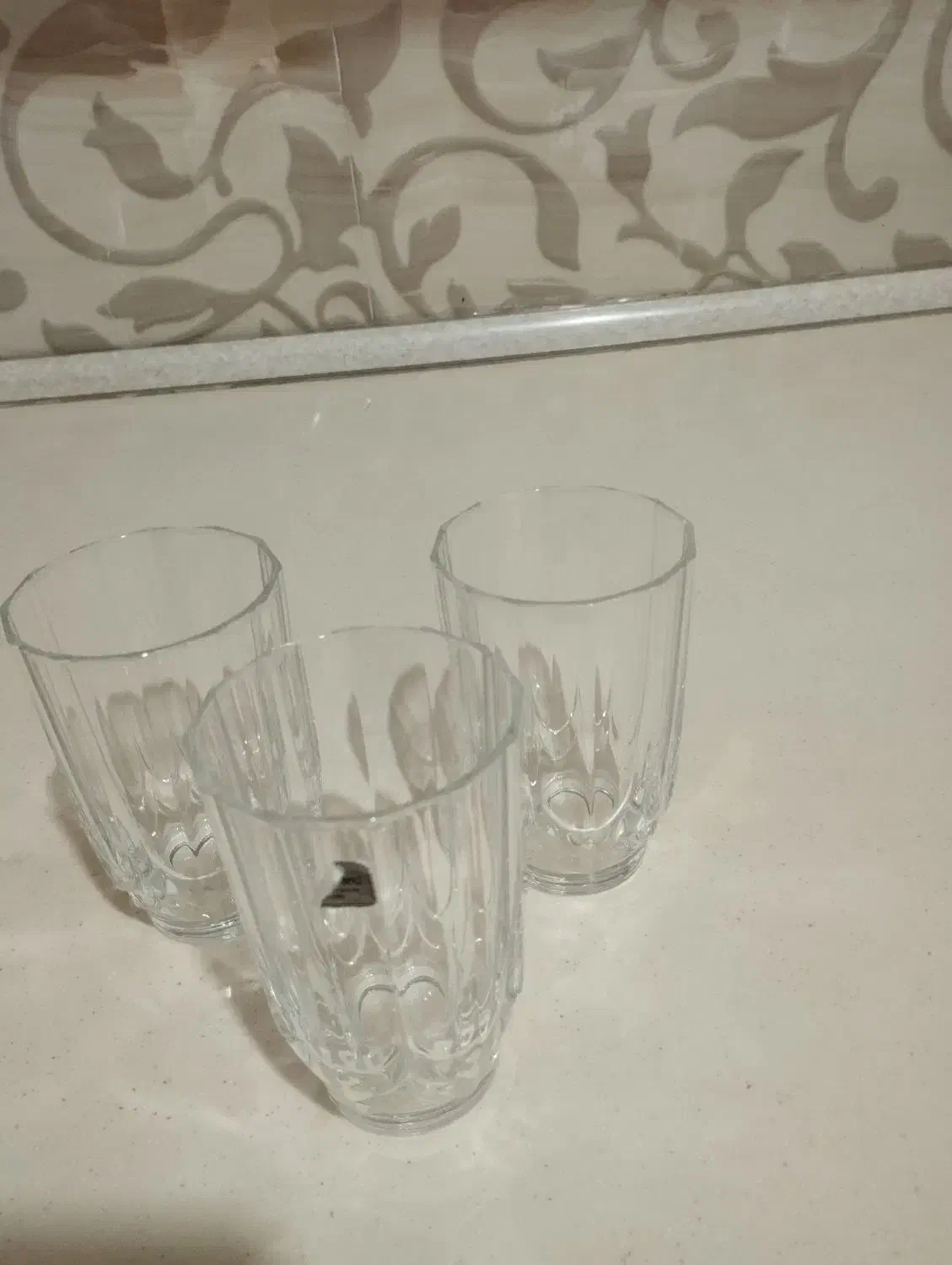 لیوان و نمکدان پرده ای فرانسه و نعلبکی ارکوپال|ظروف سرو و پذیرایی|قم, باجک یک|دیوار