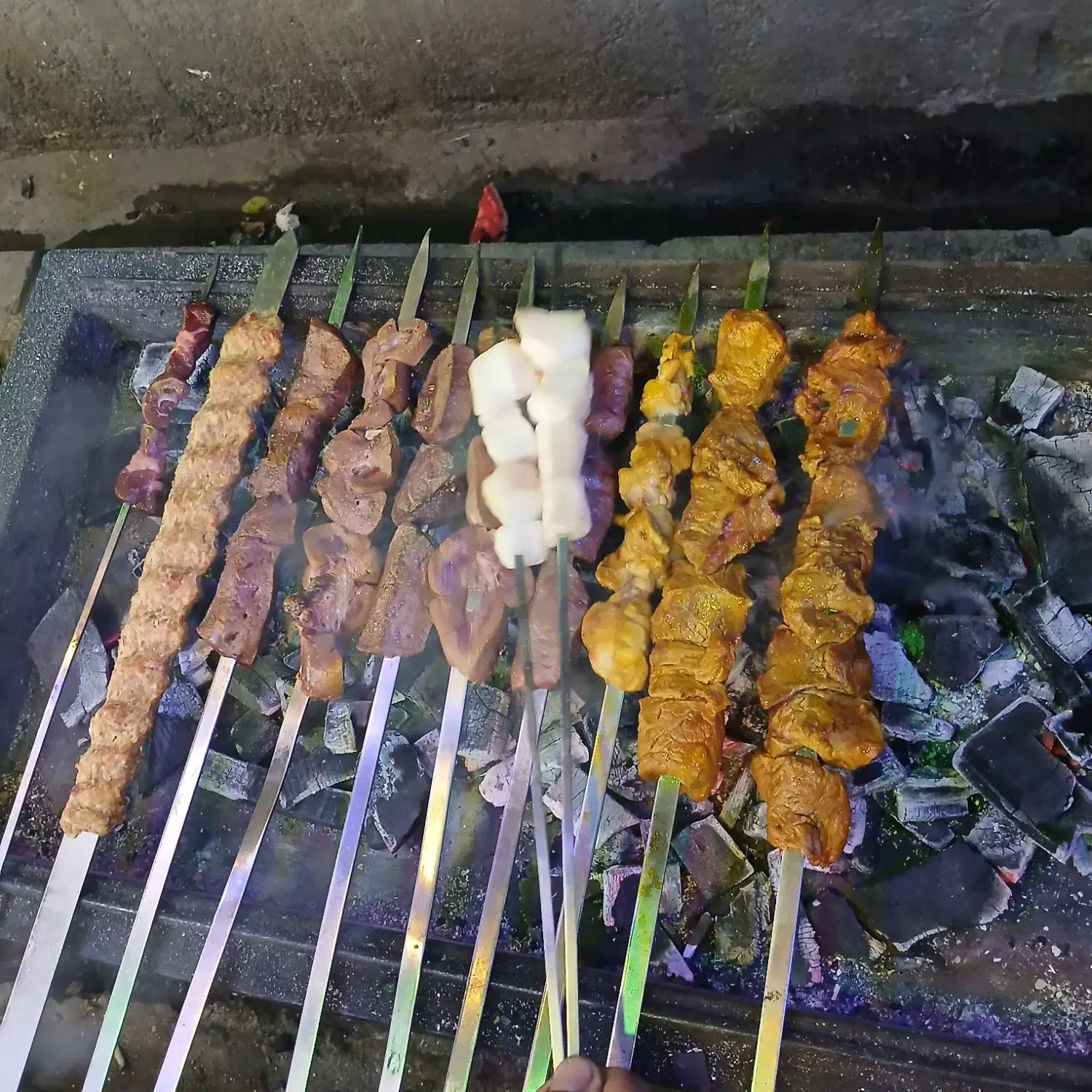 کارگر ساده جهت کاردر کبابی|استخدام خدمات فروشگاه و رستوران|تهران, مهرآباد|دیوار