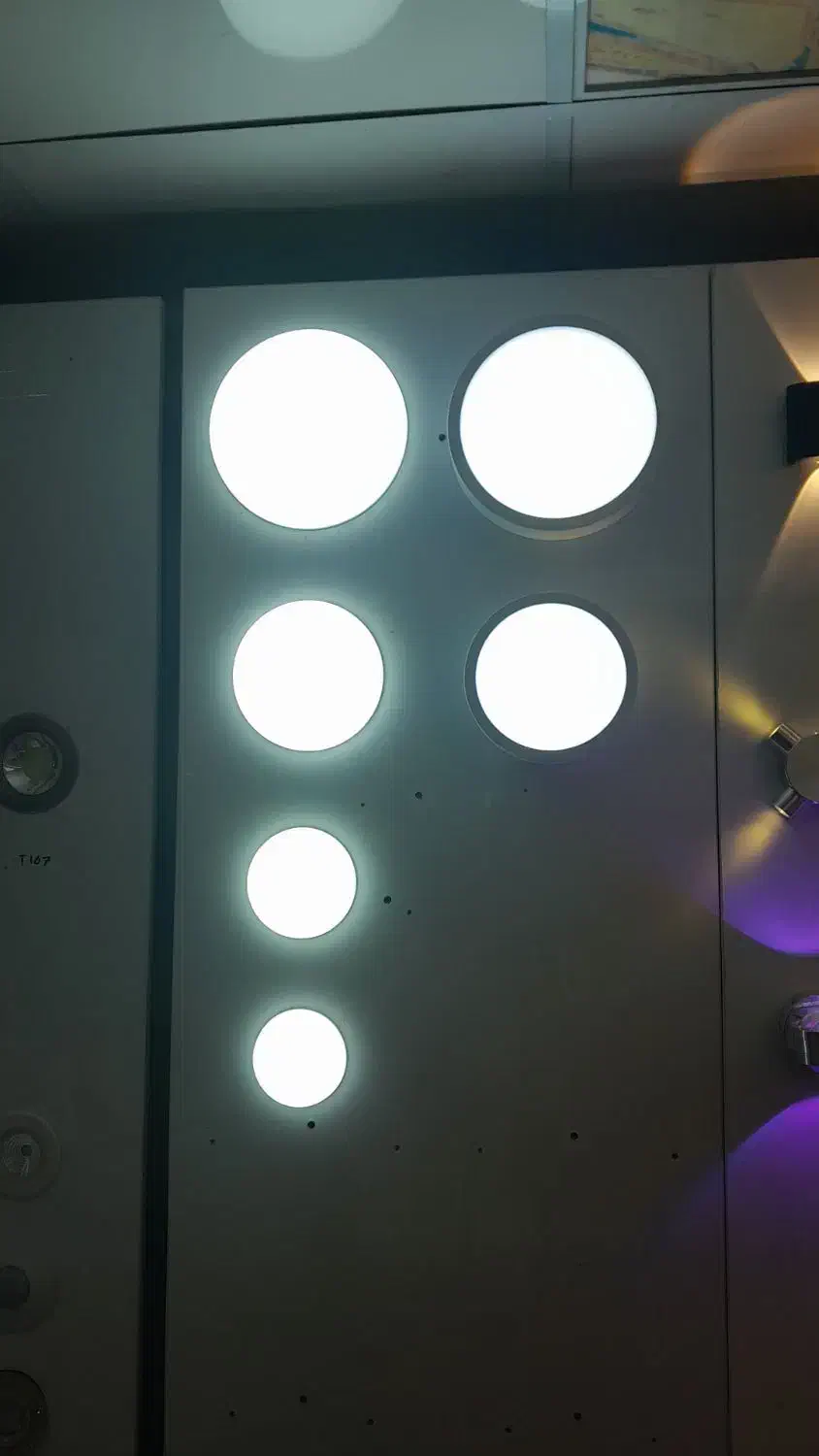 فروش عمده انواع پروژکتور و پنل های سقفی|لامپ و چراغ|اهواز, طالقانی|دیوار