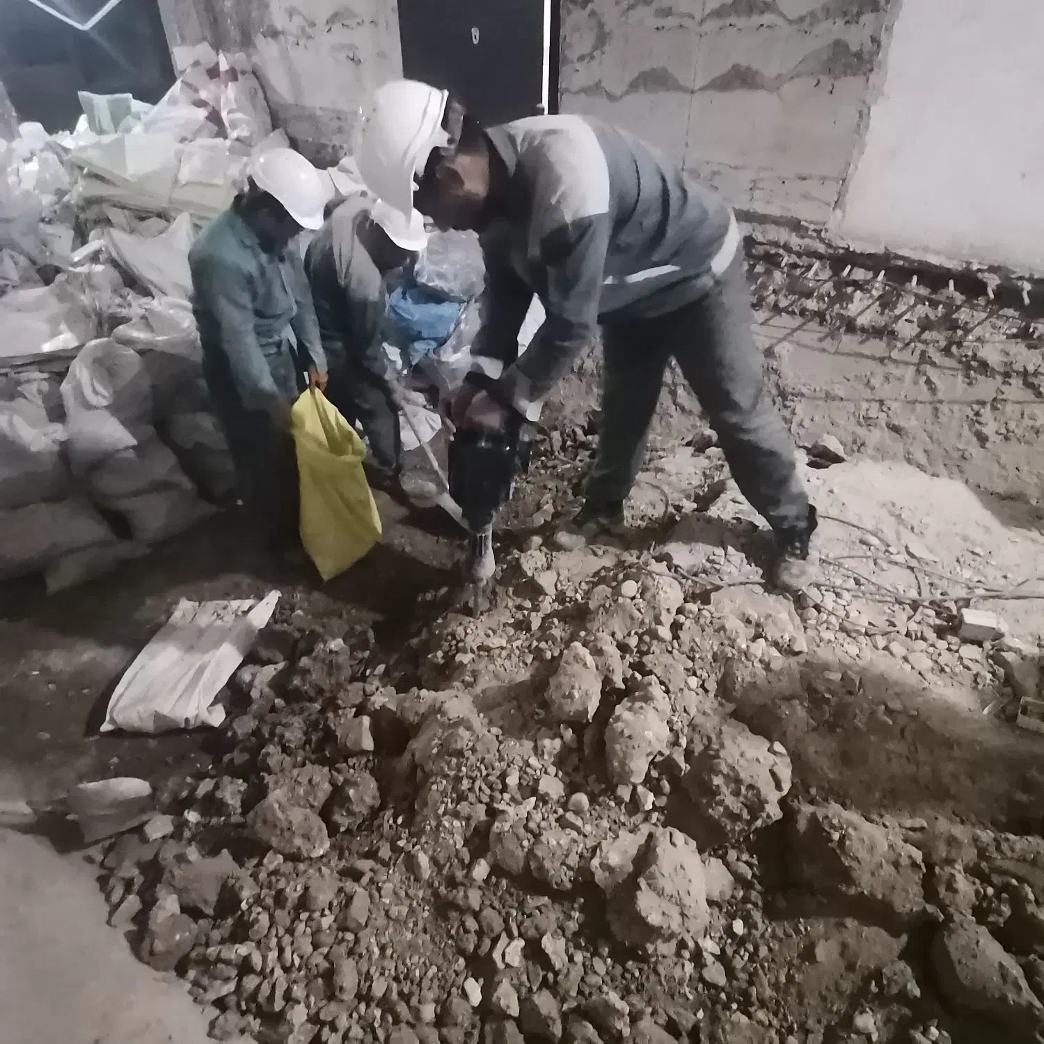 انجام کلیه امور مربوط به تخریب ساختمان در تهران|خدمات پیشه و مهارت|باغ حلی, |دیوار