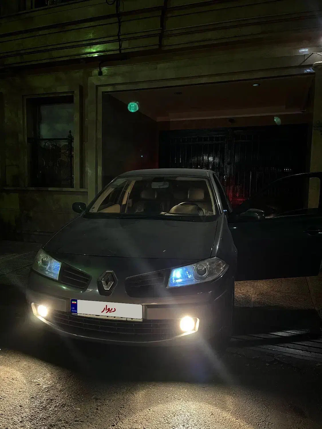 مگان ۲۰۰۰ اتومات|خودرو سواری و وانت|تهران, جردن|دیوار