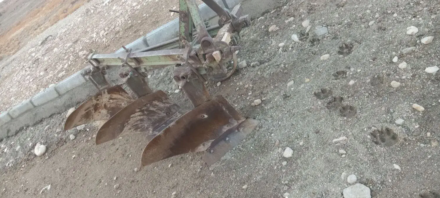 گاو آهن رومانی|قطعات یدکی و لوازم جانبی|پیشخور, |دیوار