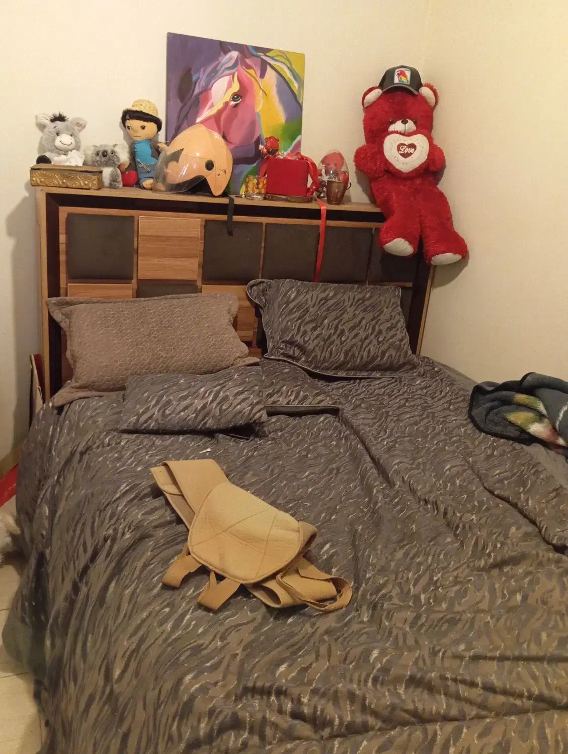 سرویس خواب دونفره|تخت و سرویس خواب|باغستان, |دیوار