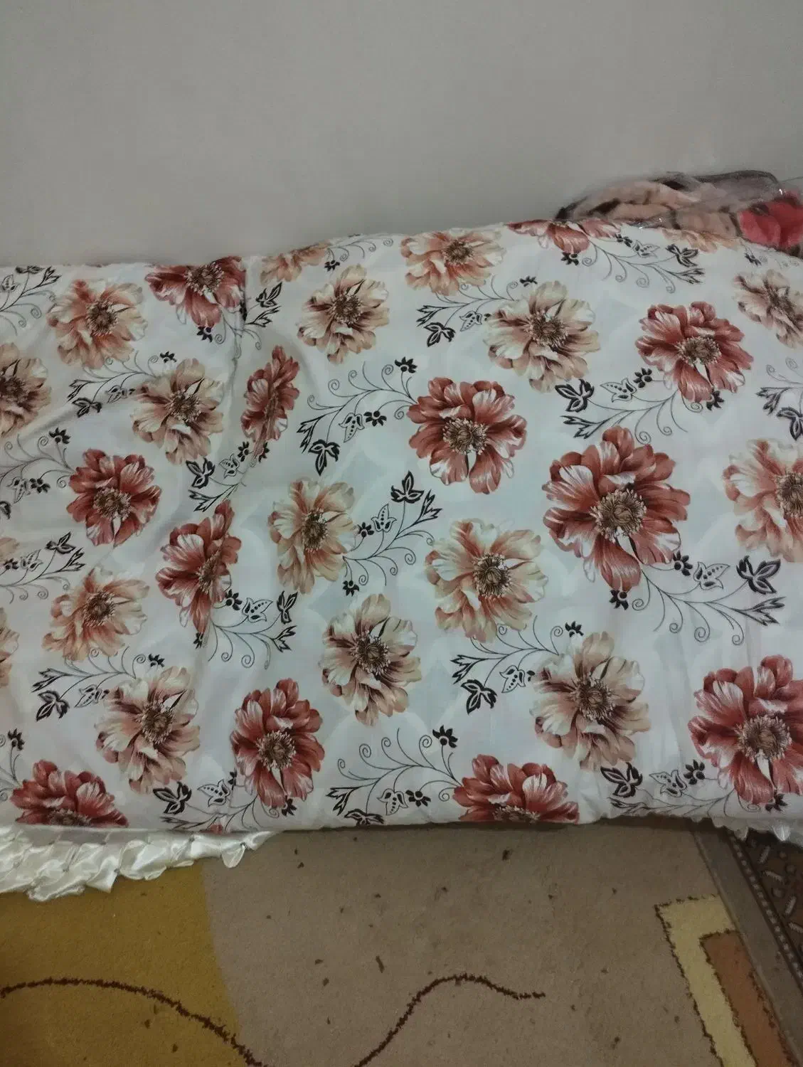 بالیشت|رختخواب، بالش، پتو|مشهد, کارمندان دوم|دیوار