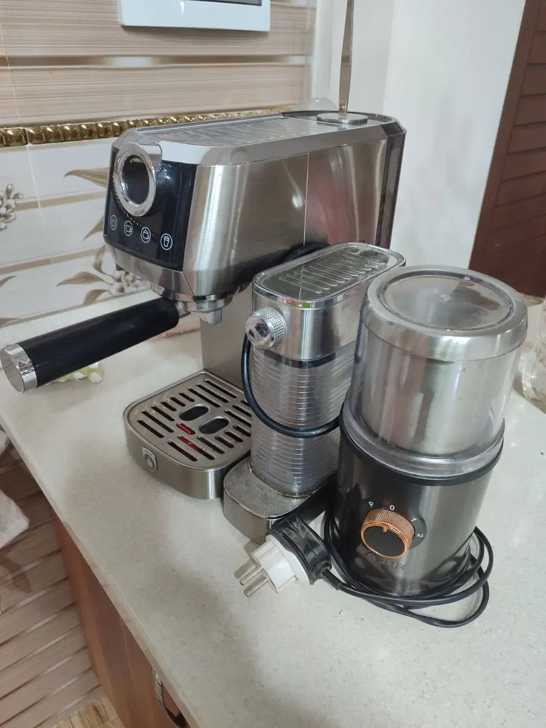 قهوه ساز نیمه صنعتی و اسیاب|سماور، چایساز، قهوهساز|رشت, استقامت ۲|دیوار