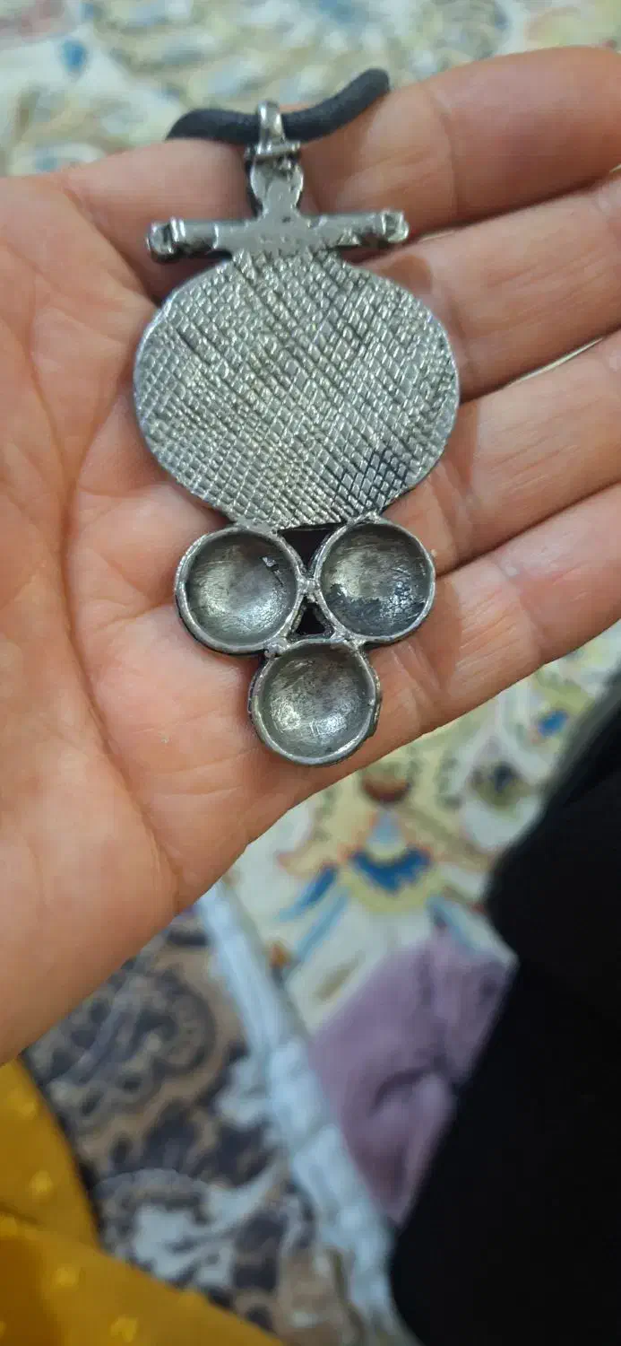 گردنبند قدیمی|کلکسیون اشیاء عتیقه|بهبهان, |دیوار