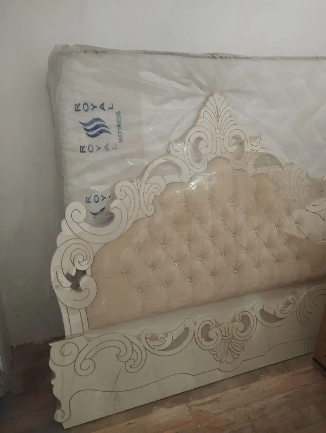 تخت خواب دونفره برای جهیزیه قیمت توافقی|تخت و سرویس خواب|اسلام‌شهر, شهرک محمدیه|دیوار