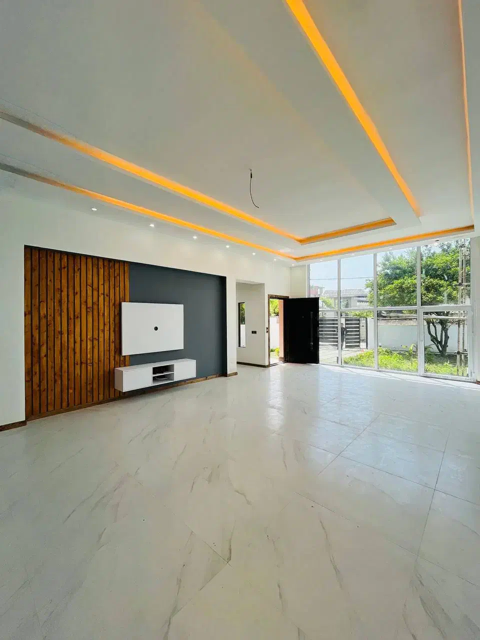 باغ ویلا۳۰۰متری/کلیدنخورده مدرن ۳خوابه شهرک ستاره|فروش خانه و ویلا|رویان, |دیوار