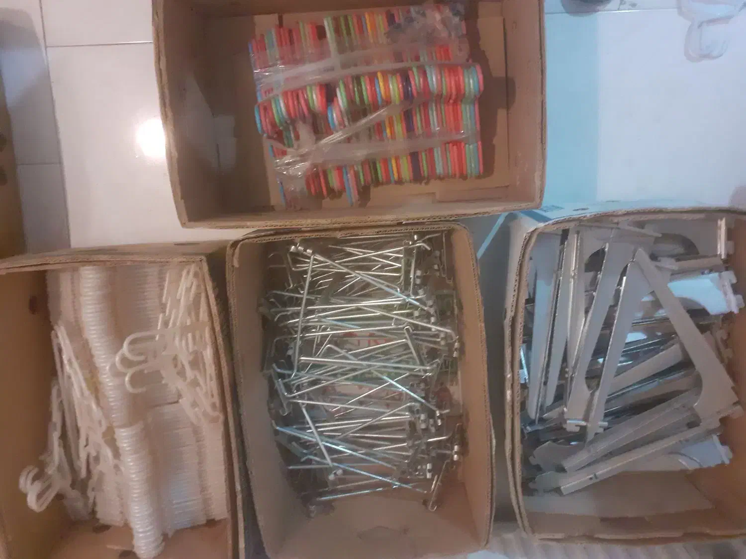 رگال تخت و جوراب و چوبکار چوب لباس نشکن|فروشگاه و مغازه|پردیس, فاز ۳|دیوار