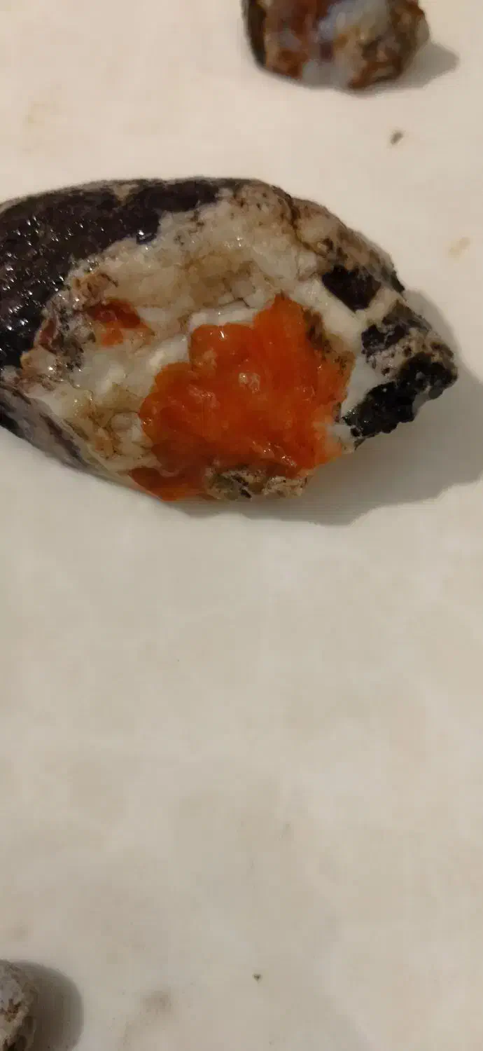 سنگ قیمتی|کلکسیون اشیاء عتیقه|ری, علایین|دیوار