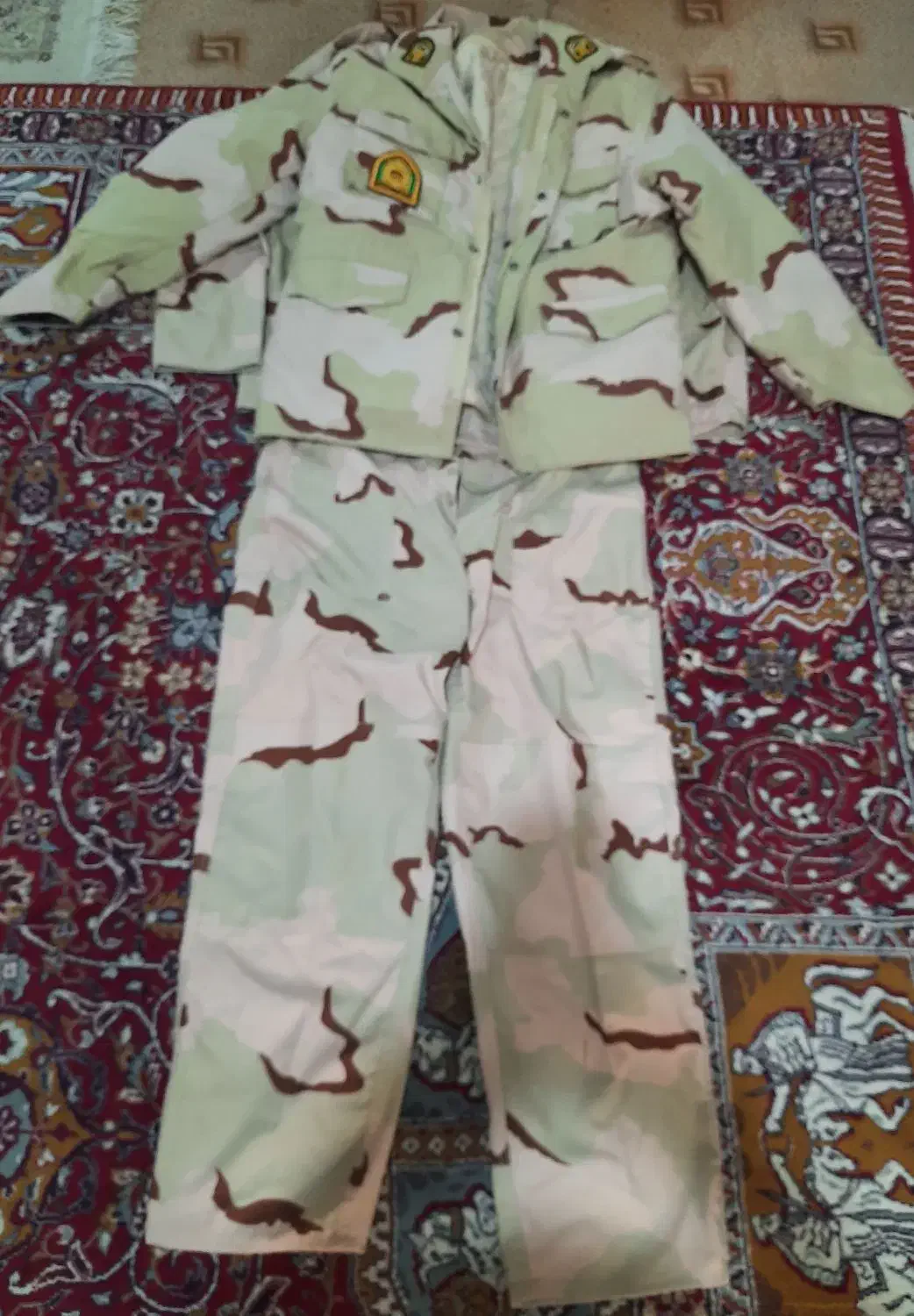 لباس نظامی مرز بانی|لباس|اهواز, فاز ۵ پاداد|دیوار