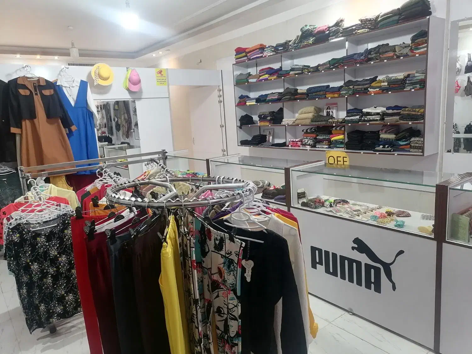 فروش لباس زنانه با کلیه تجهیزات و دکور|عمدهفروشی|یزد, |دیوار