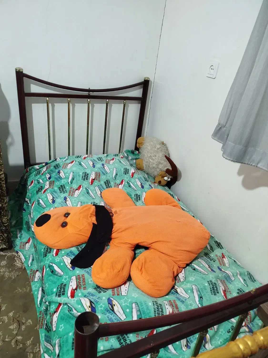 دو تا تخت ،کمد ،میزتحریر|تخت و سرویس خواب|پیشوا, |دیوار