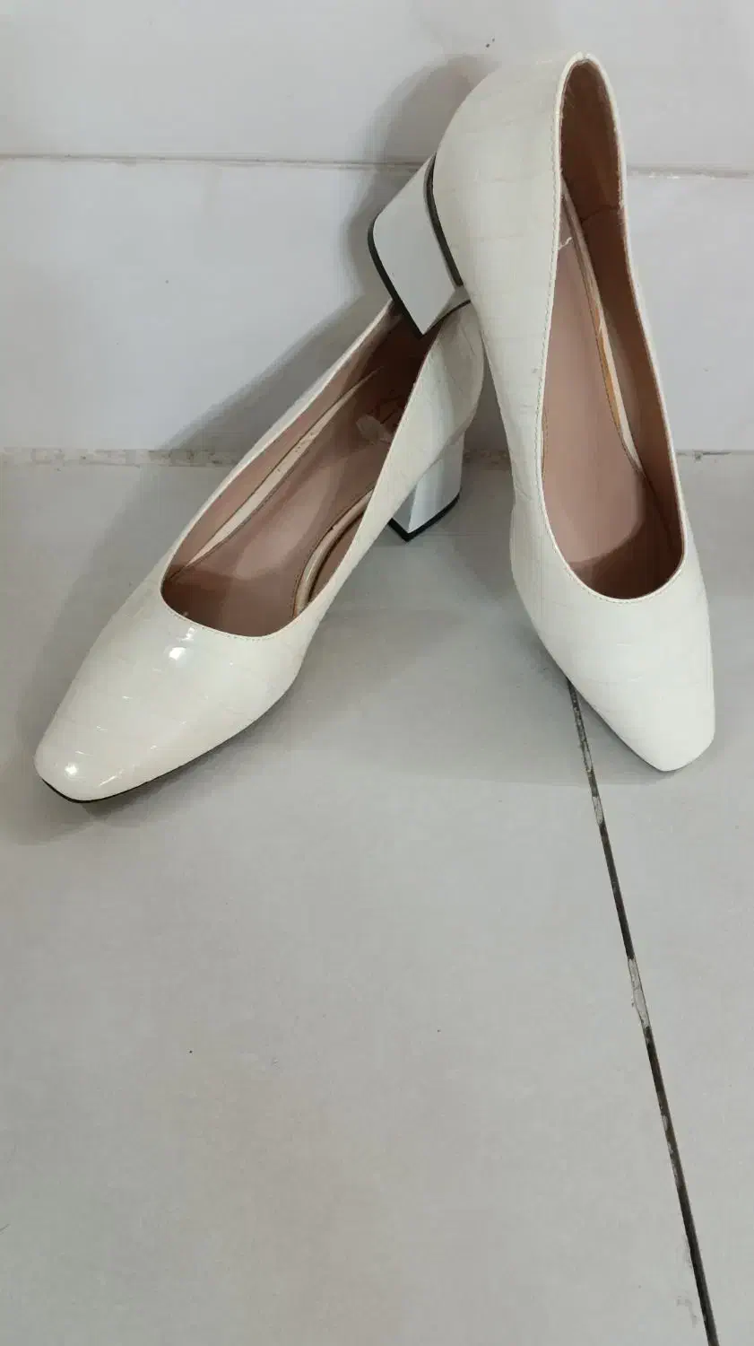 کفش مجلسی زنانه برنده کالو از عمارات|کیف، کفش، کمربند|قم, صفائیه|دیوار