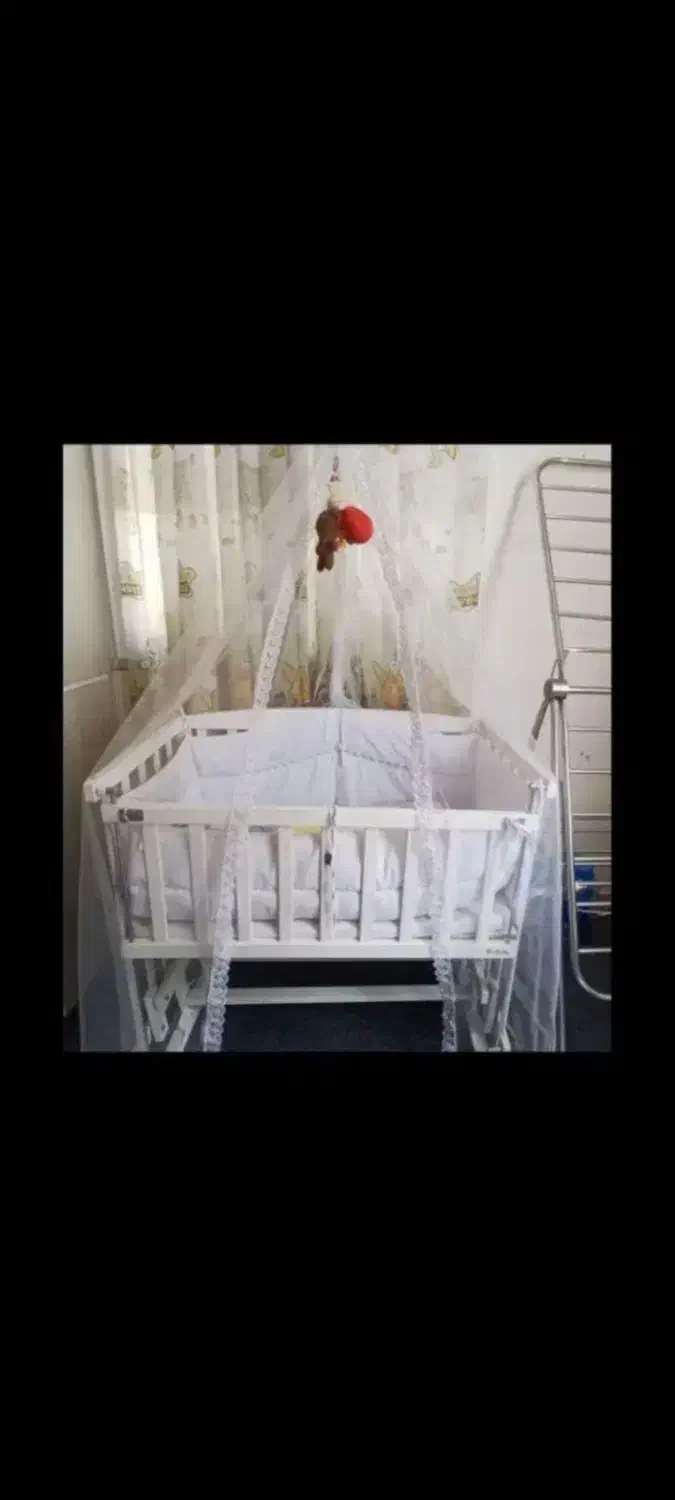 تخت نوزاد|تخت و صندلی بچه|بومهن, |دیوار