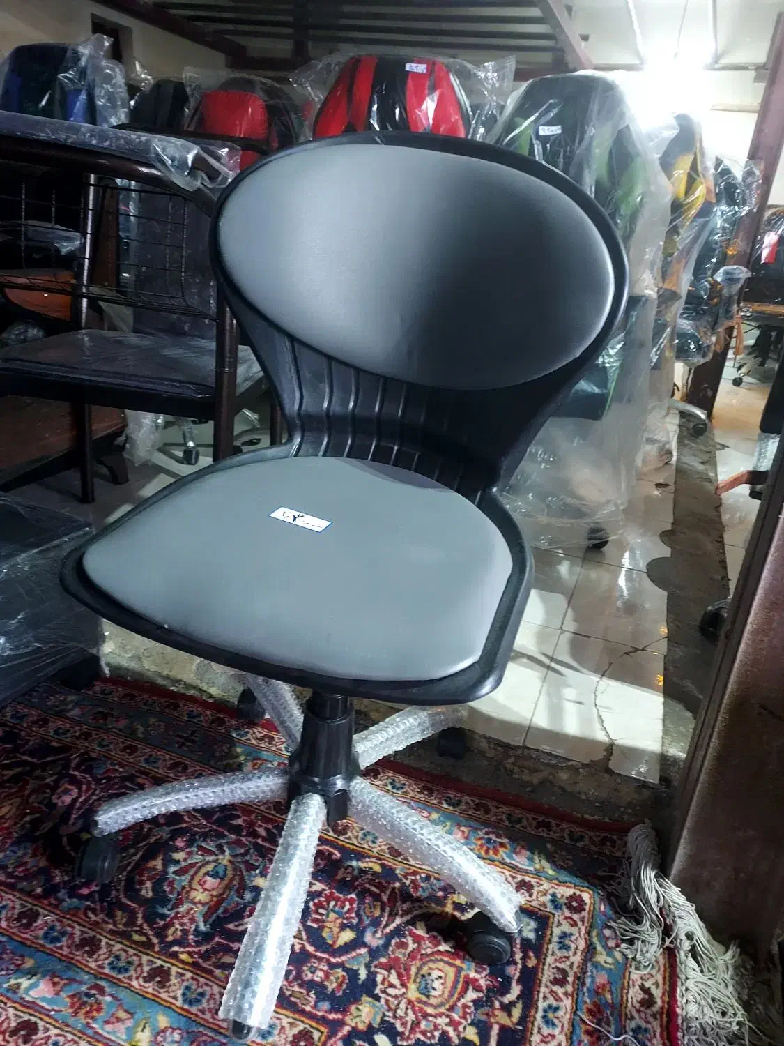 صندلی صدفی چرخدار جک دار|صندلی و نیمکت|کرمانشاه, |دیوار