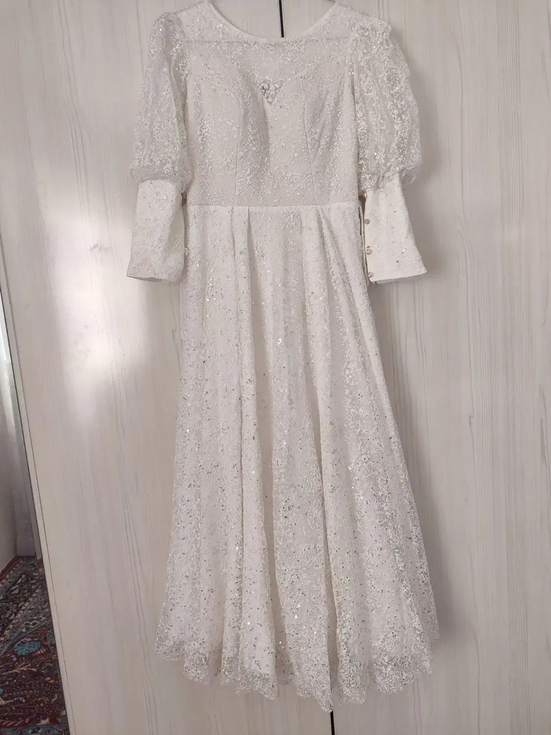 لباس مجلسی|لباس|مشکان, |دیوار