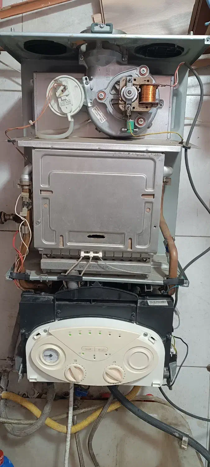 پکیچ ایساتیس درحد|آبگرمکن، پکیج، شوفاژ|فردیس, منظریه|دیوار