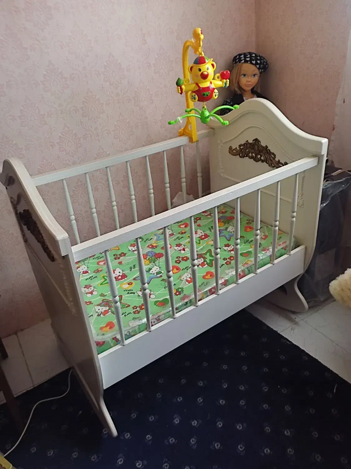 تخت گهوارهای کودک با تشک نونو.تخت بچگانه|اسباب و اثاث بچه|پرند, فاز ۳|دیوار