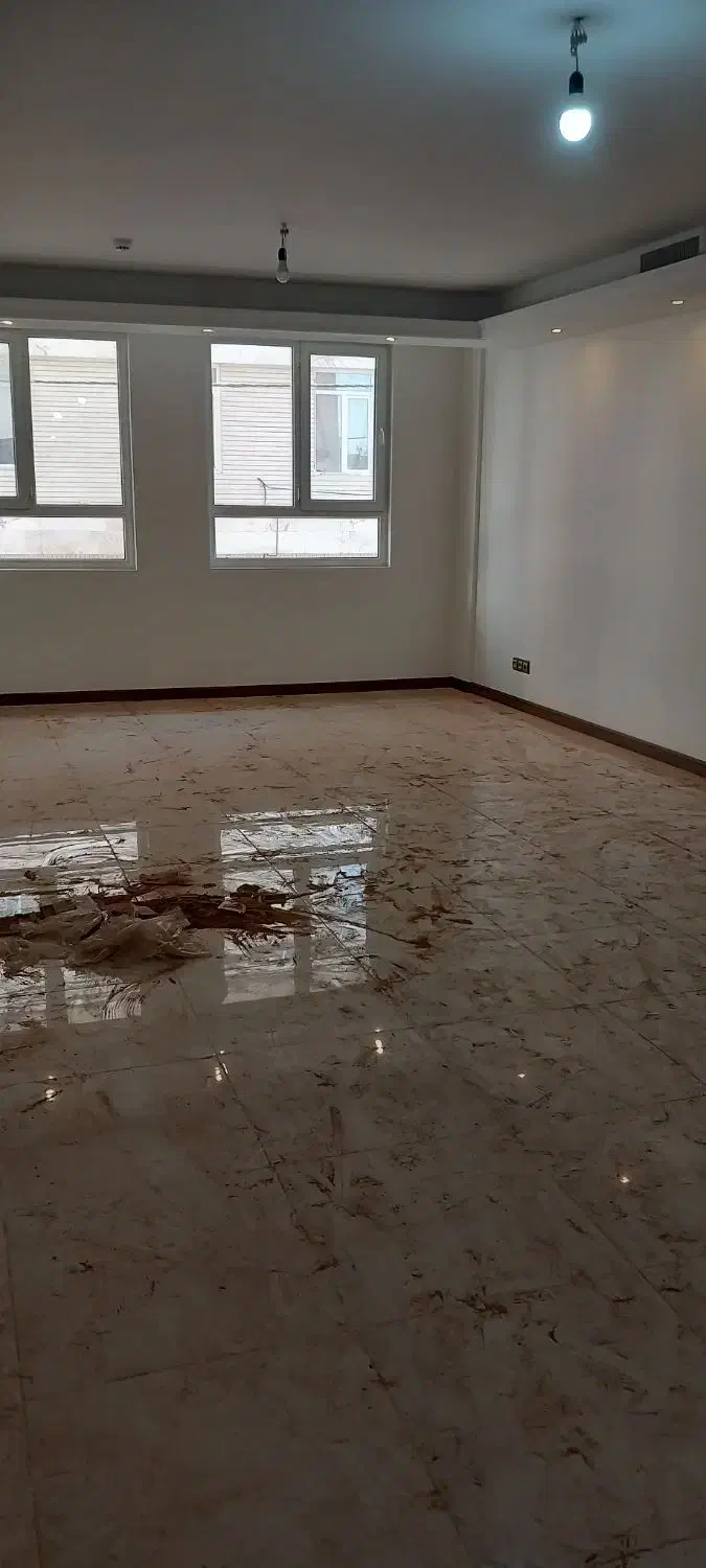 120متر سه خواب فول امکانات (( خوش نقشه ))