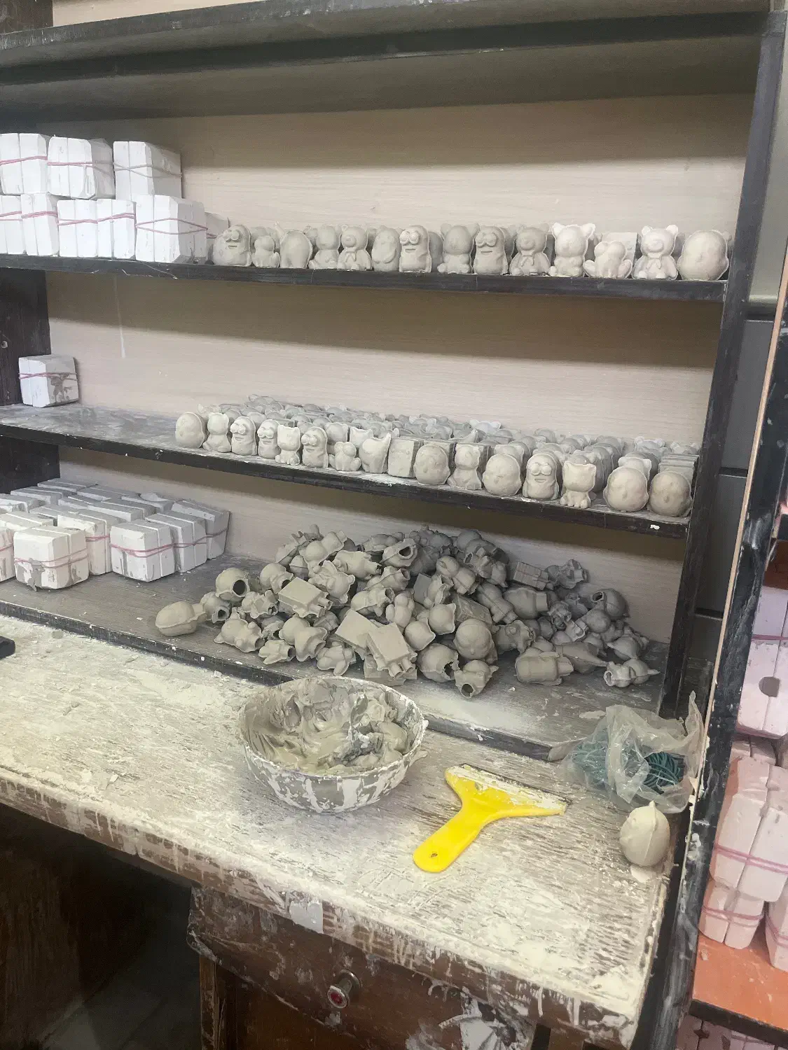 یک نیروی ساده دو‌نیروی نقاش|استخدام هنری و رسانه|ساوه, |دیوار