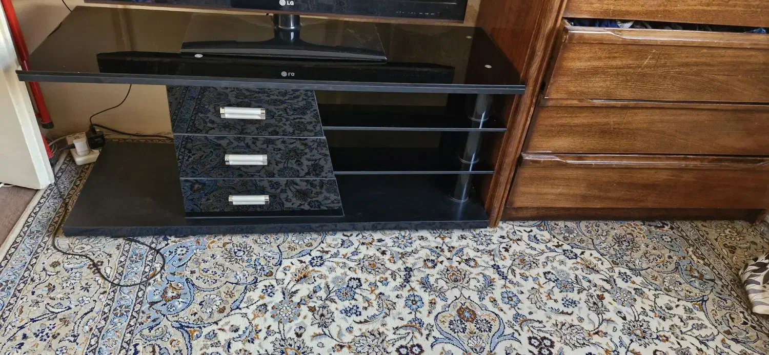 میز تلویزیون سالم وتمیز|میز تلویزیون|ری, علایین|دیوار