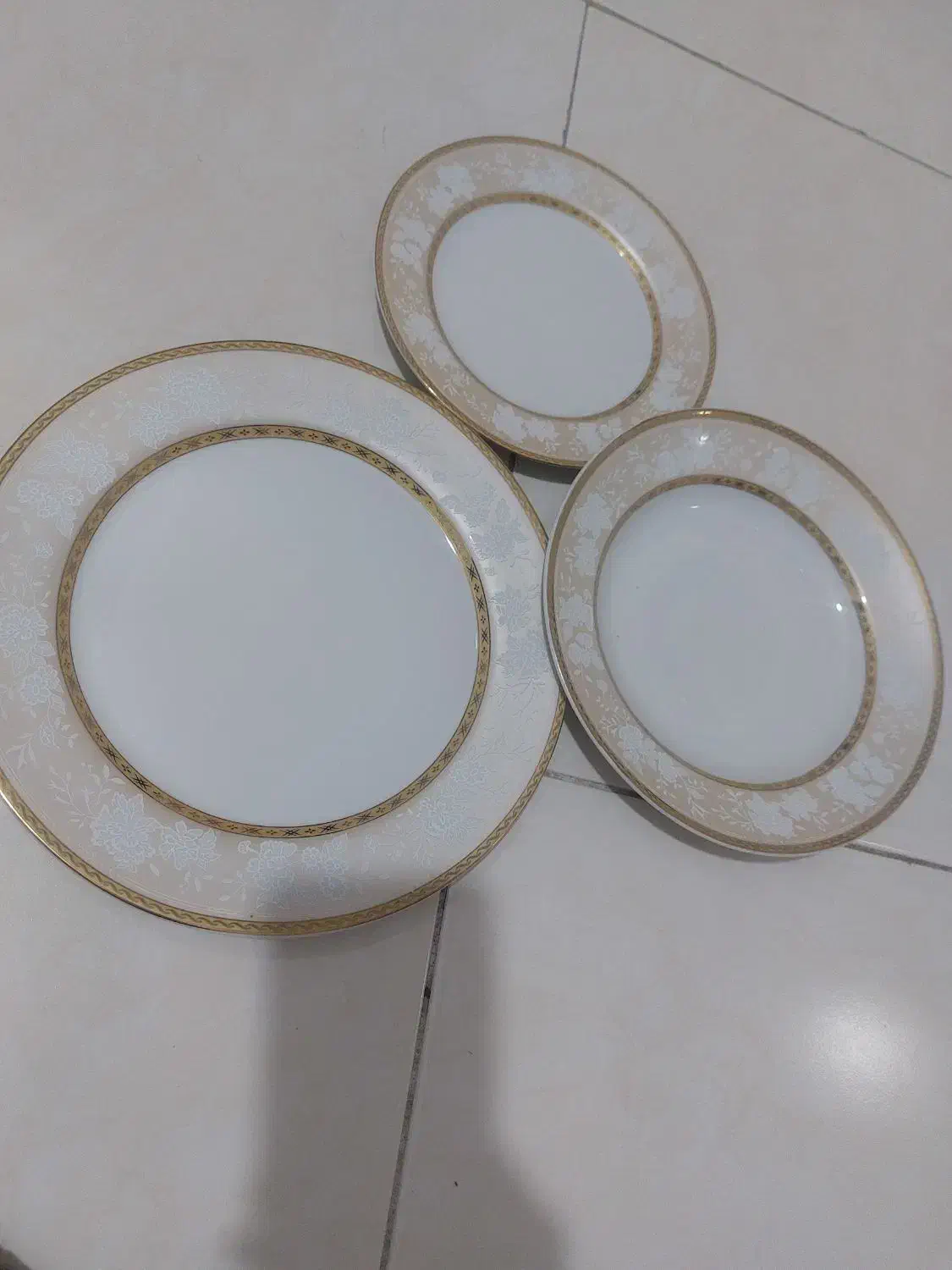 بشقاب طوس چینی|ظروف سرو و پذیرایی|گلبهار, شهر جدید گلبهار|دیوار