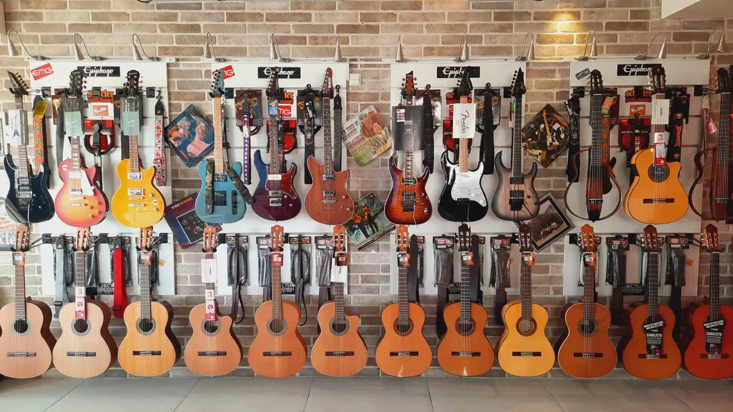 خدمات حرفه ای تعویض سیم وسرویس انواع گیتار در محل|گیتار، بیس، امپلیفایر|اصفهان, باغ زرشک|دیوار