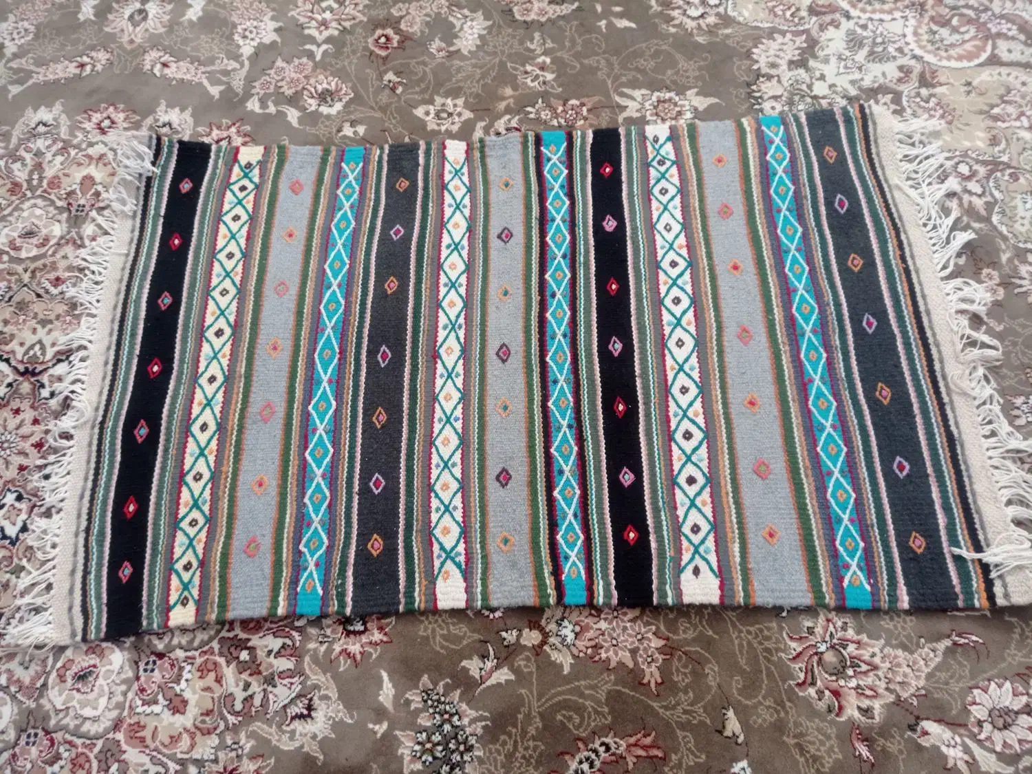 فرش دست بافت ، سنتی ،زیبا و خوش طرح و نقش|فرش|فردوس (خراسان), |دیوار