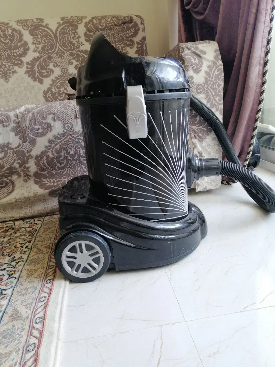 جارو برقی با موتور فرانسوی اصل دو طبقه|جاروبرقی، جارو شارژی، بخارشو|اصفهان, پوریای ولی|دیوار