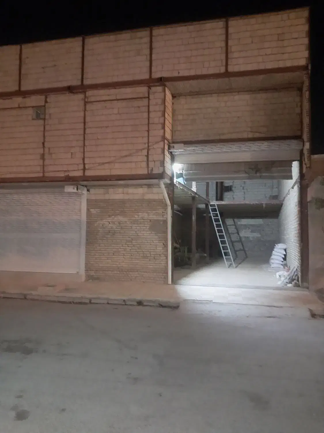 اجاره انباری ۲۰۰ متر فامنین|اجارهٔ مغازه و غرفه|فامنین, |دیوار