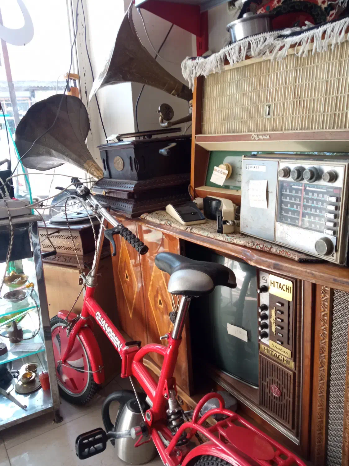 تلویزیون عتیقه|تلویزیون و پروژکتور|میانه, |دیوار