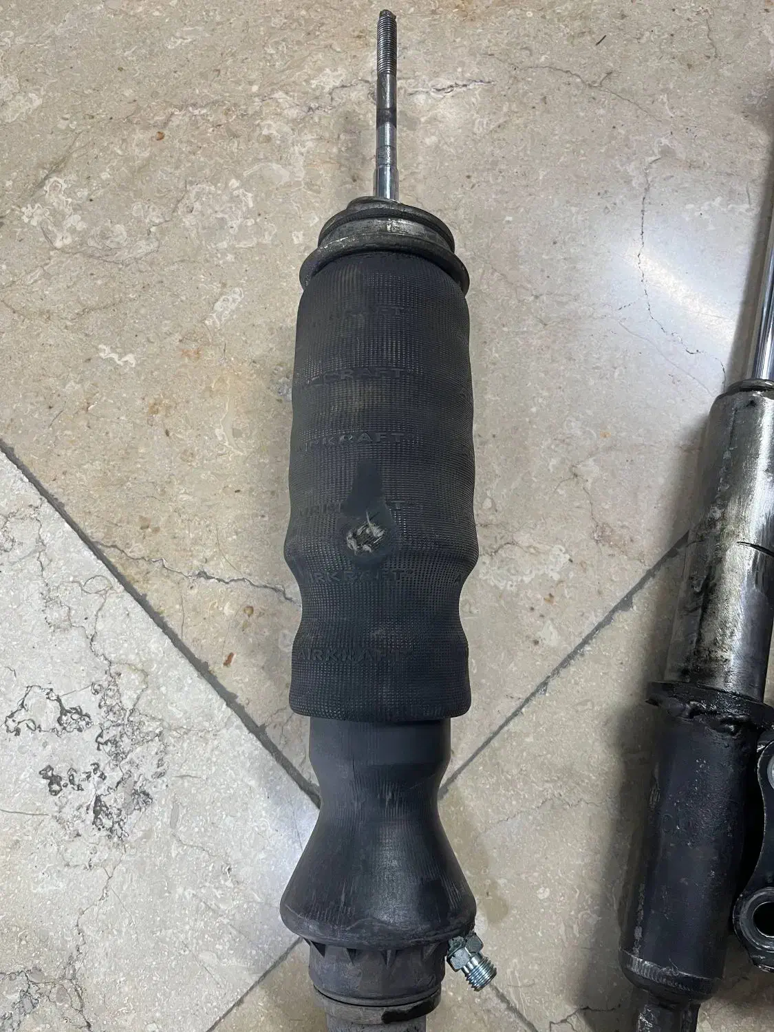 کمک پنوماتیک پراید|قطعات یدکی و لوازم جانبی|رودهن, |دیوار